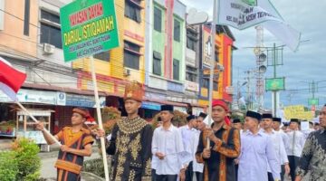 Pawai Hari Santri Nasional Jadi Sarana Penyadaran Publik, Dayah Darul Isti Qomah Tekankan Peran Santri dalam Pembangunan Bangsa
